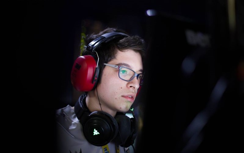 Semifinalistas do CBCS, frostezoR comenta map pick, e WOOD7 elogia Leomonster cover image