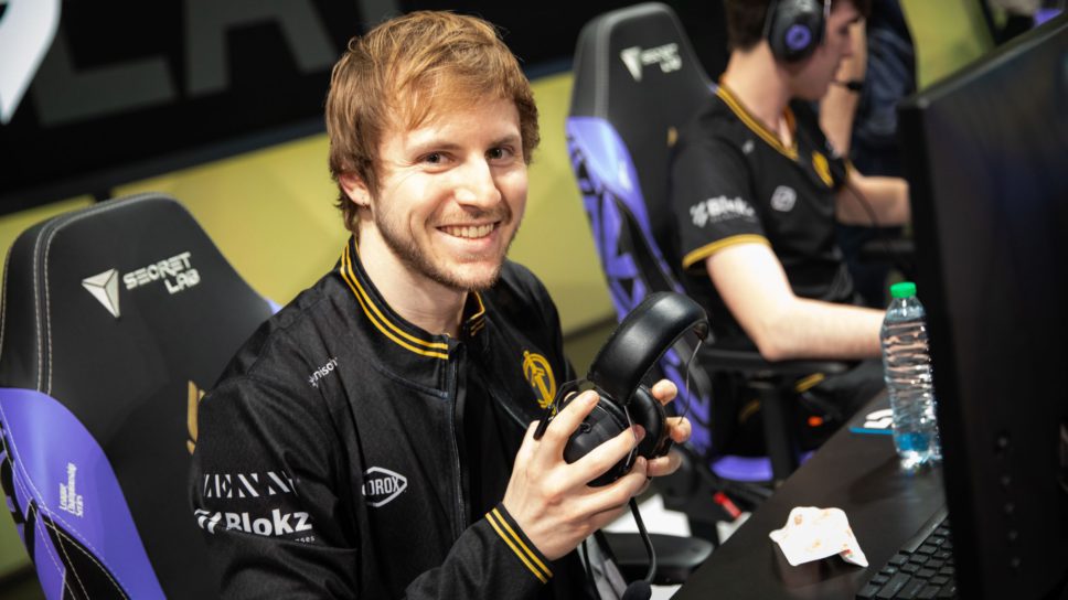 Solo: “Não importa a adversidade ou obstáculo, eu continuo procurando novas formas de melhorar como jogador porque esse é o jogo que eu amo.” cover image