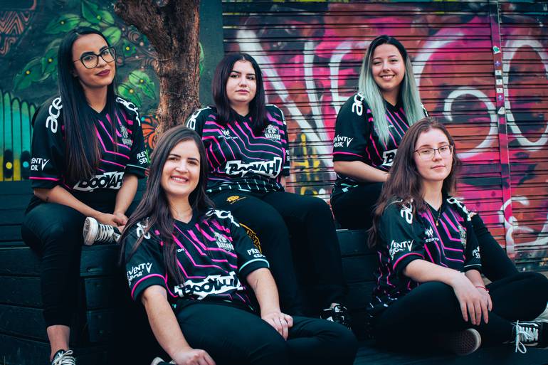 Black Dragons anuncia contratação de julih, nani e annaEX cover image