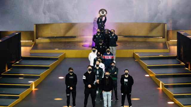 A Decade of TI Champions Pass the Aegis in TI10 Opening Ceremony preview image