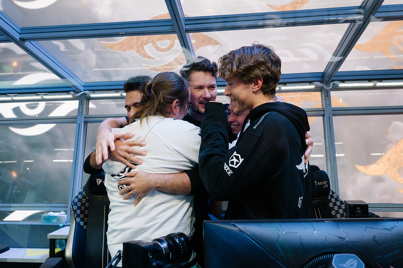Top 3 secured for Team Secret with 2-0 win over Invictus Gaming cover image