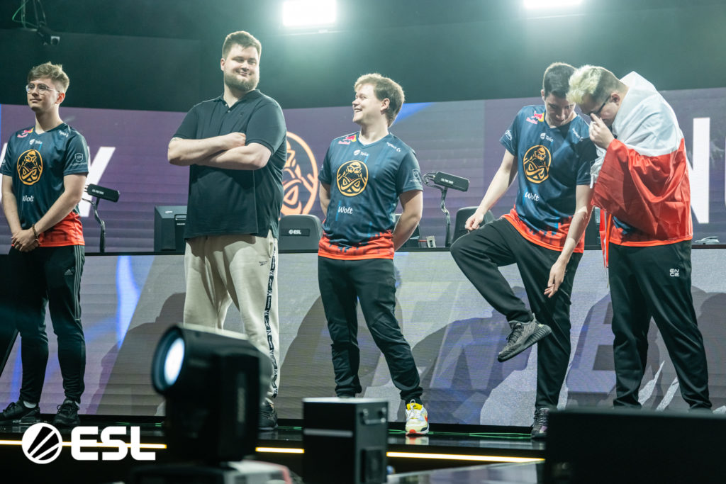 ENCE played with Snax at IEM Dallas 2022, but they fell short, losing to Cloud9 in the Grand Finals.