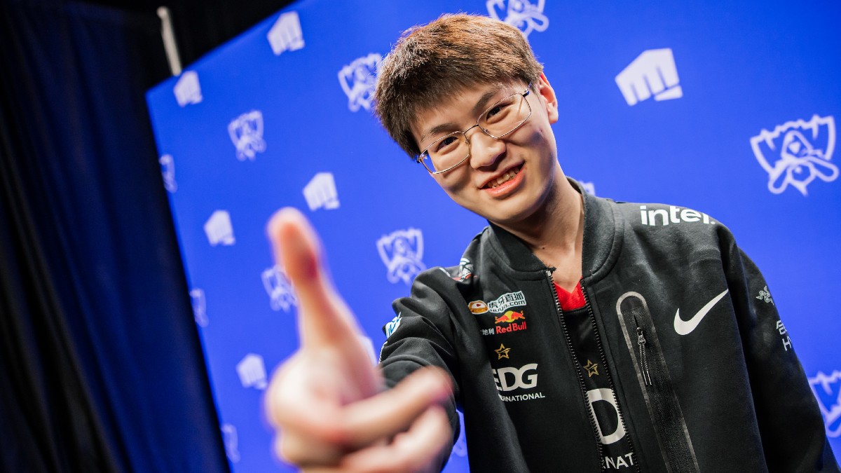 Meiko says fans can believe in EDG again after lifting Worlds 2021 trophy -  Dexerto