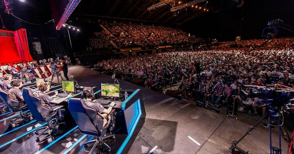 Thousands of fans gathered at the Wembley Arena in for European LCS Week 5 back in 2014.