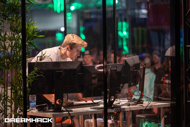 Ludwig during DreamHack Atlanta 2022 (Image from DreamHack)
