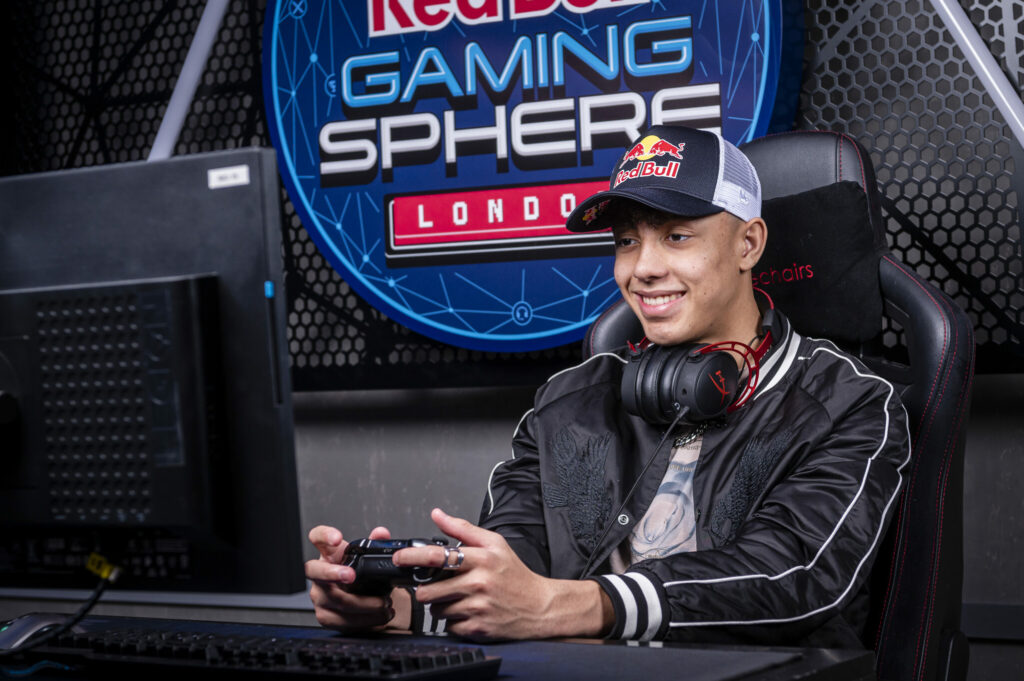 Jaden "Wolfiez" Ashman poses for a portrait at the Red Bull Gaming Sphere, London, UK on 10th March 2022. // Mark Roe / Red Bull Content Pool // SI202203100722 // Usage for editorial use only //