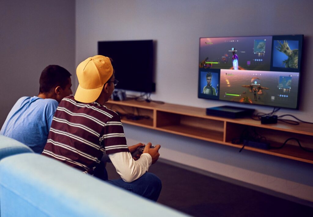 Fortnite split screen (Image via Lifewire)