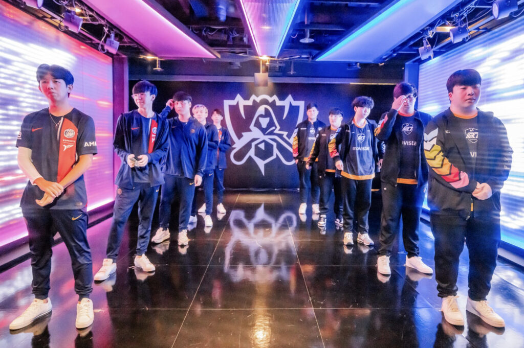 PSG and R7 waiting to go on stage to play the first match of Worlds 2023 - image via Colin Young-Wolff/Riot Games