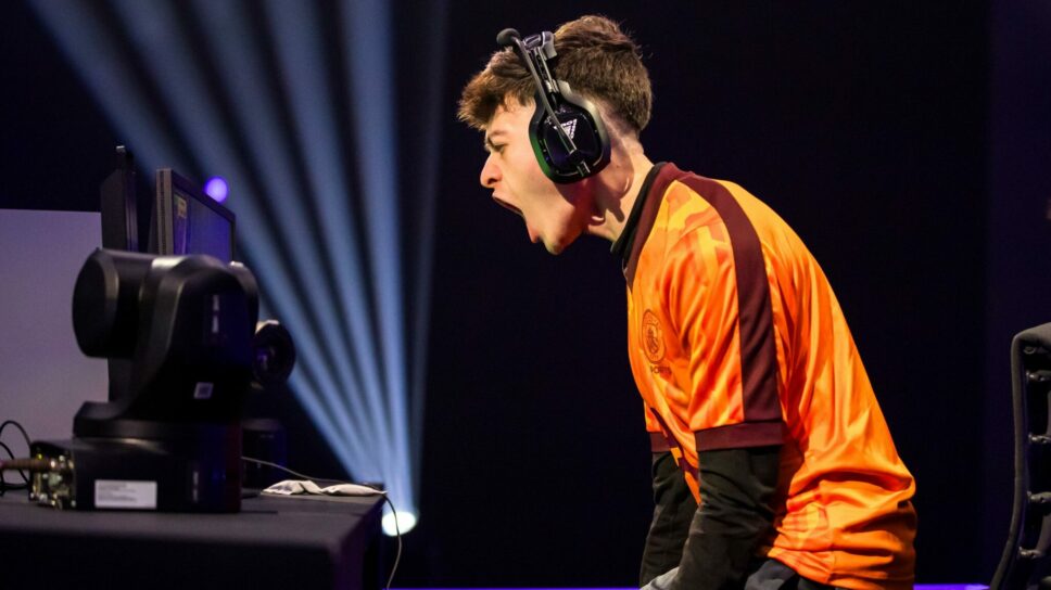 Matias found it awkward playing against teammate Tekkz cover image