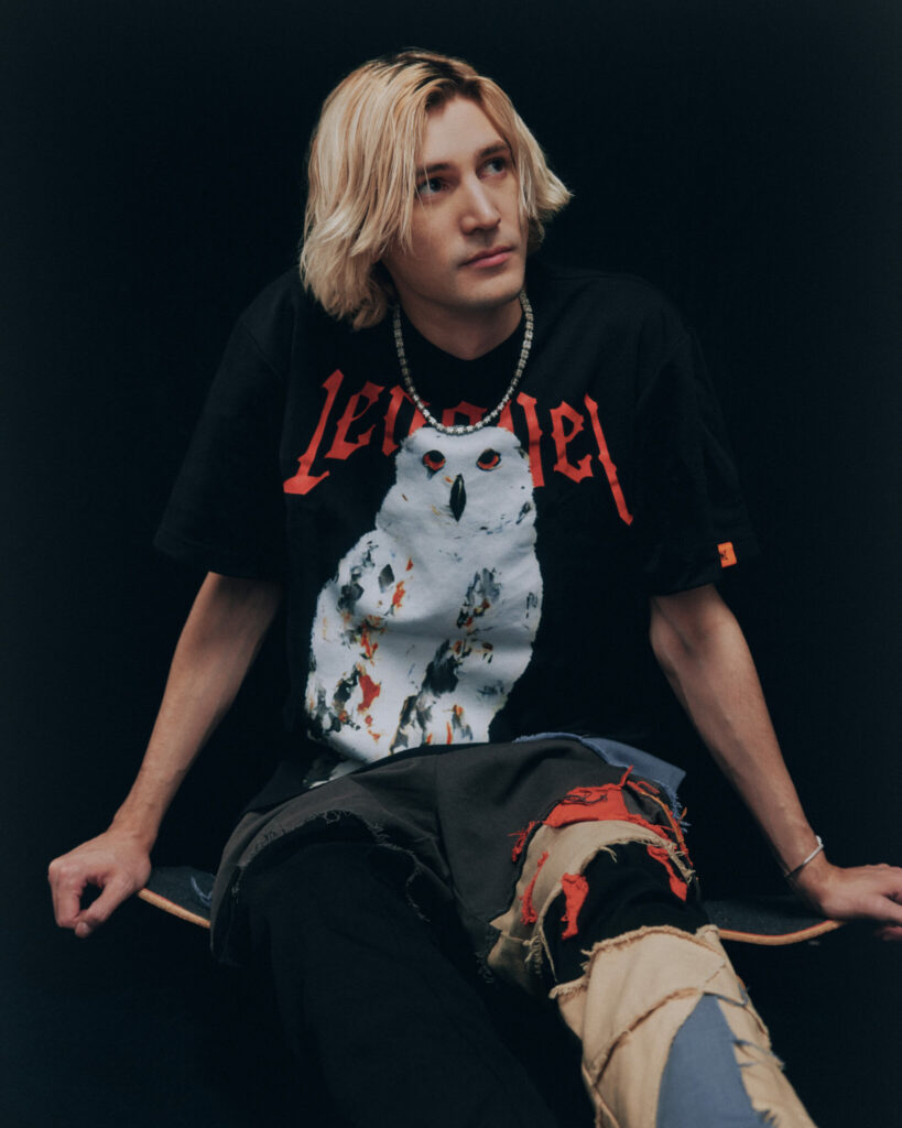 xQc in a t-shirt from the collection (Image via Lengyel)