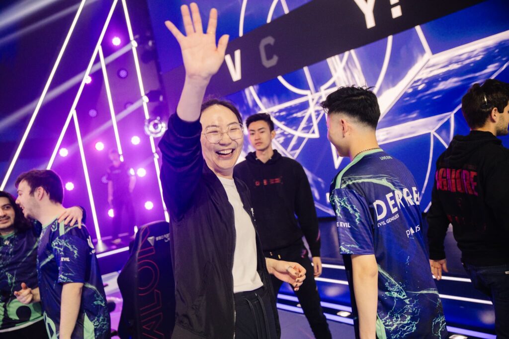 Coach “potter” of Evil Geniuses waves onstage after victory at VCT Americas Kickoff on Day 2 of Week 2 at Riot Games Arena on February 24, 2024. 