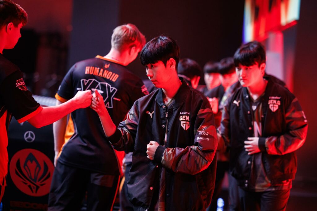 Son "Lehends" Si-woo of Gen.G Esports fist bumps with Fnatic during MSI 2024 Bracket Stage at the Chengdu Financial City Performing Arts Center in Chengdu, China on May 08, 2024. (Photo by Liu YiCun/Riot Games)