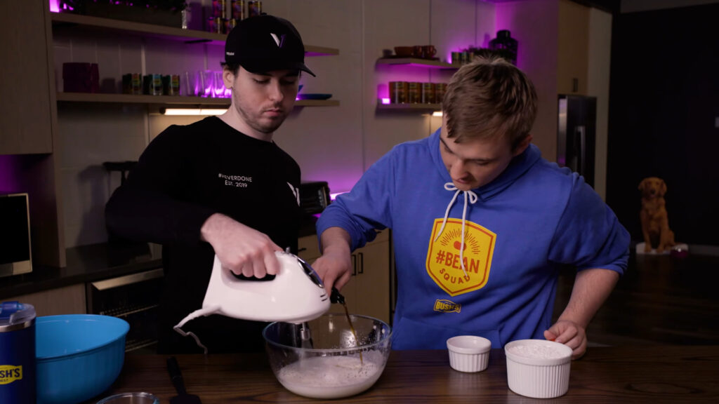 Screenshot from an episode of <em><a href="https://youtu.be/hvlfQQp0SEA" target="_blank" rel="noreferrer noopener">Cooking with Comm</a></em> featuring Torment (Image via esports.gg)
