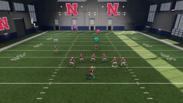 How to throw a lob pass in College Football 25 preview image