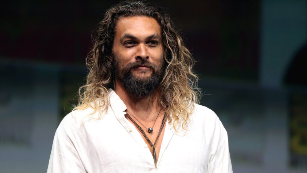 Jason Momoa is in the middle of a big controversy (Photo by <a href="https://www.flickr.com/photos/gageskidmore/35400346223" target="_blank" rel="noreferrer noopener">Gage Skidmore</a>, licensed by <a href="https://creativecommons.org/licenses/by-sa/2.0/" target="_blank" rel="noreferrer noopener">CC BY-SA 2.0</a>)