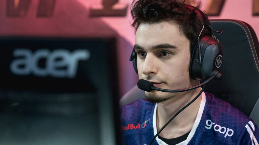 Naru is a turkish streamer for Papara SuperMassive (Image via Riot Games)