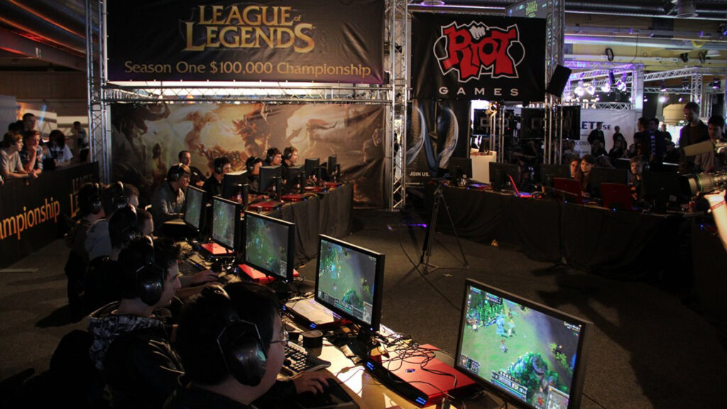 Inside the arena of Worlds 2011 (Image via Riot Games)