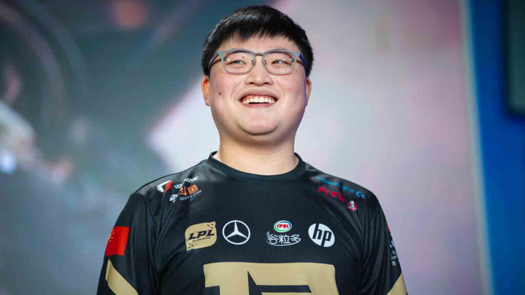 Uzi was the previous bot laner for&nbsp;EDward Gaming (Image via Riot Games)