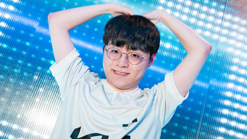 ShowMaker has not missed a single Worlds since joining the LCK in 2019 (Image via Riot Games)