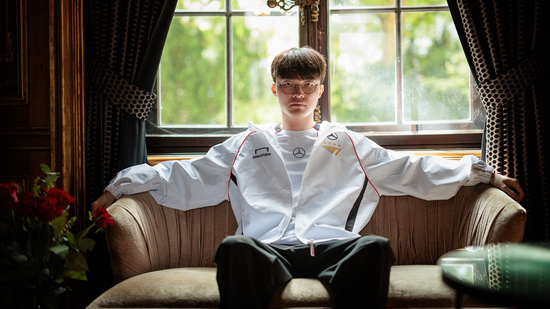 T1 Faker's Worlds jersey is so good it sold out way faster