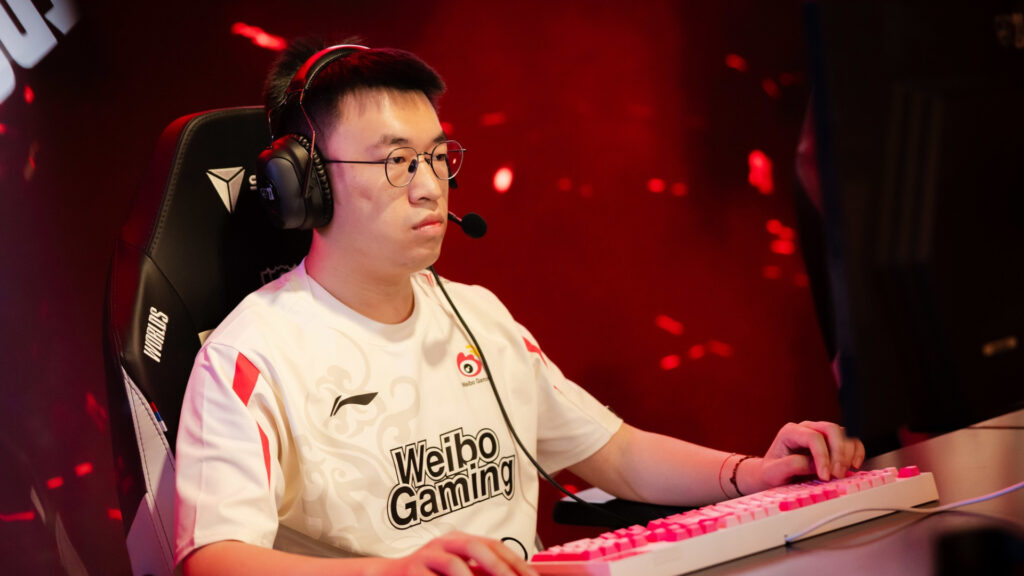 Xiaohu is the Weibo Gaming mid-laner (Image via Riot Games)