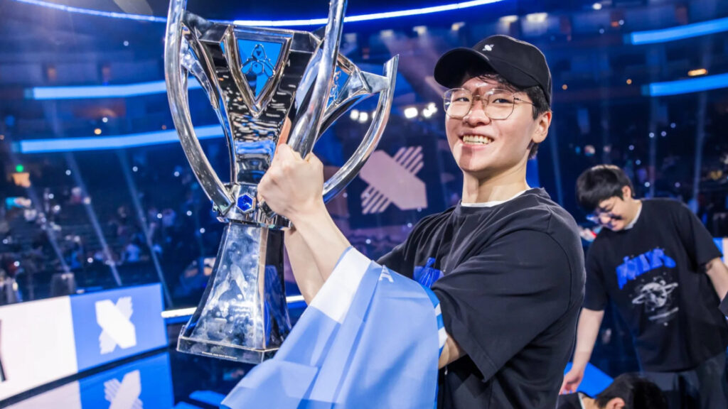 Kingen when he won LoL Worlds 2022 (Image via Riot Games)