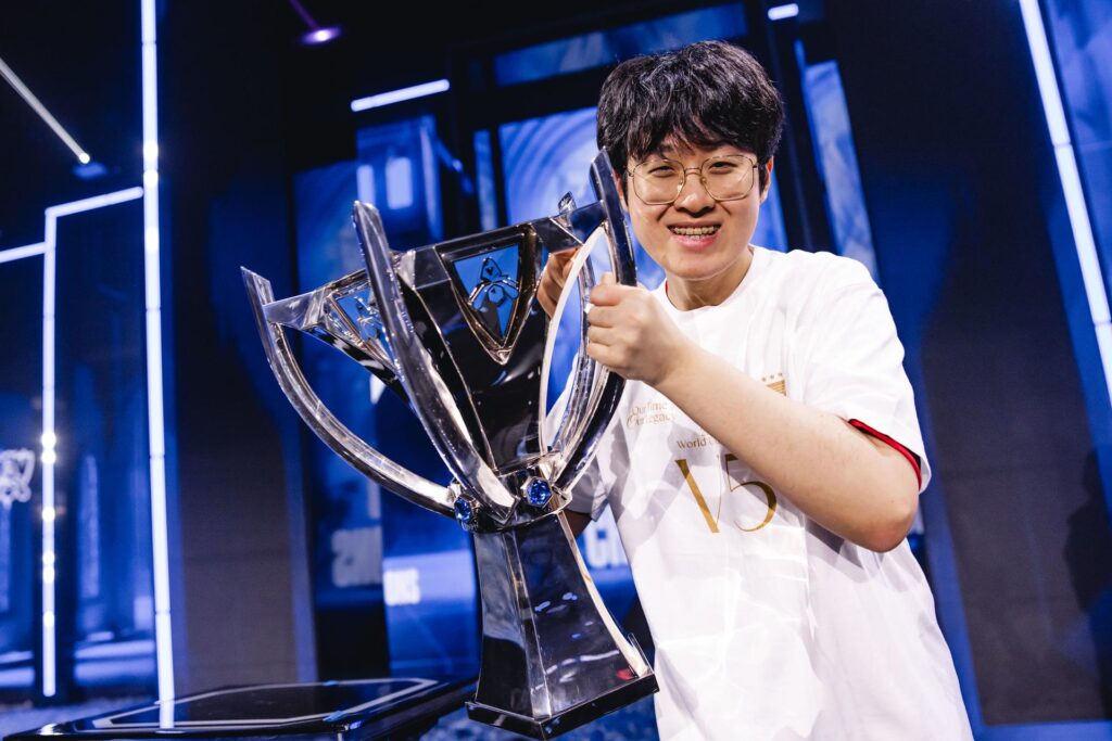 T1 Zeus after his Worlds 2024 win (photo by Colin Young-Wolff/Riot Games)