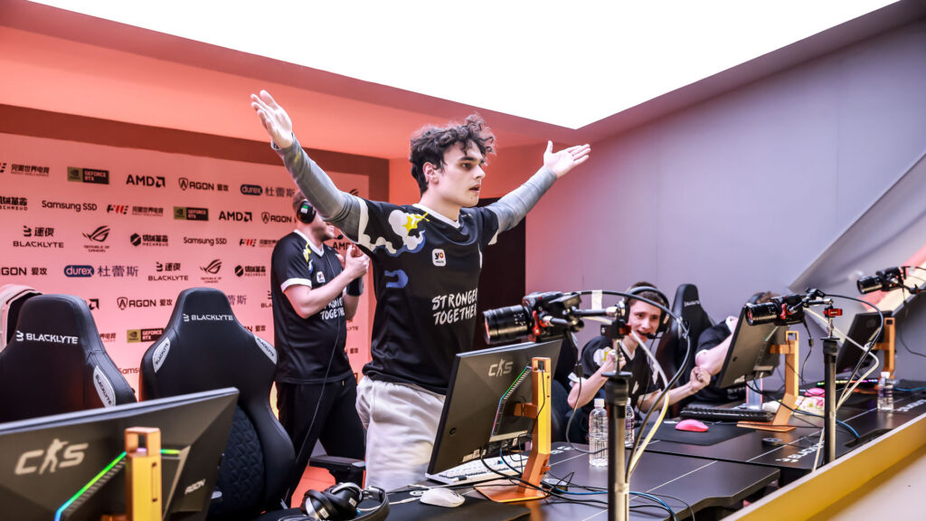 fear, Passion UA's IGL, is leading by example (Photo via Perfect World)