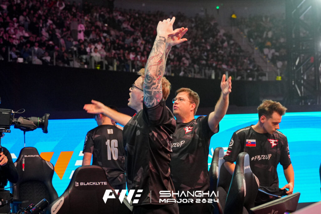 Fan favorites FaZe fly high. (Photo via Perfect World)