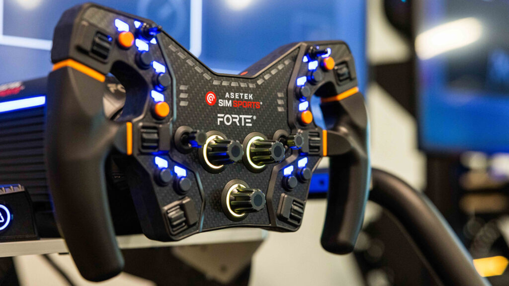 Photo of the steering wheel (Image via Chris Clay)