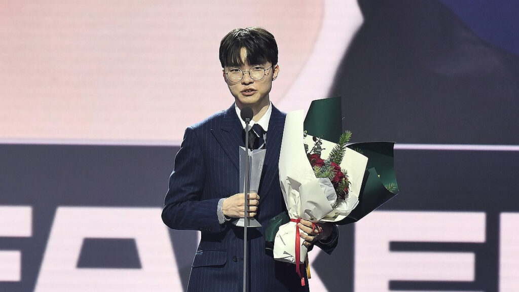 Faker named "Player of the Year" in the LCK Awards 2024 (image via LCK)