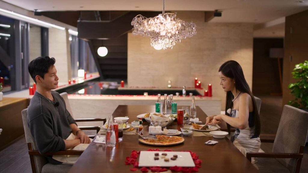 Dinner, Jang Theo and Lee Si-An (Image via Netflix)