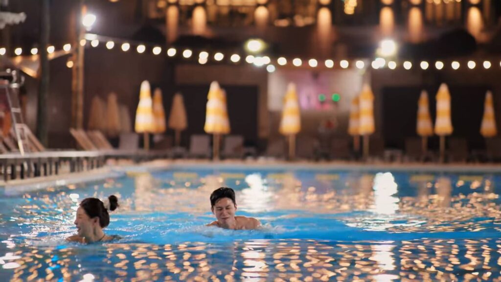 Pool, Jang Theo and Lee Si-An (Image via Netflix)