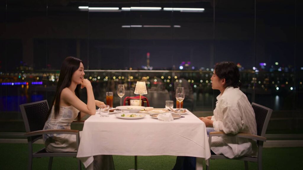 Dinner, Yuk Jun-Seo &amp; Kim Min-Seol (Image via Netflix)