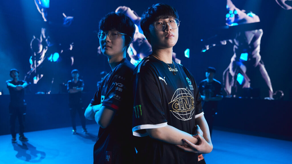 Viper and Ruler at the LoL Worlds 2021 (Image via Riot Games)