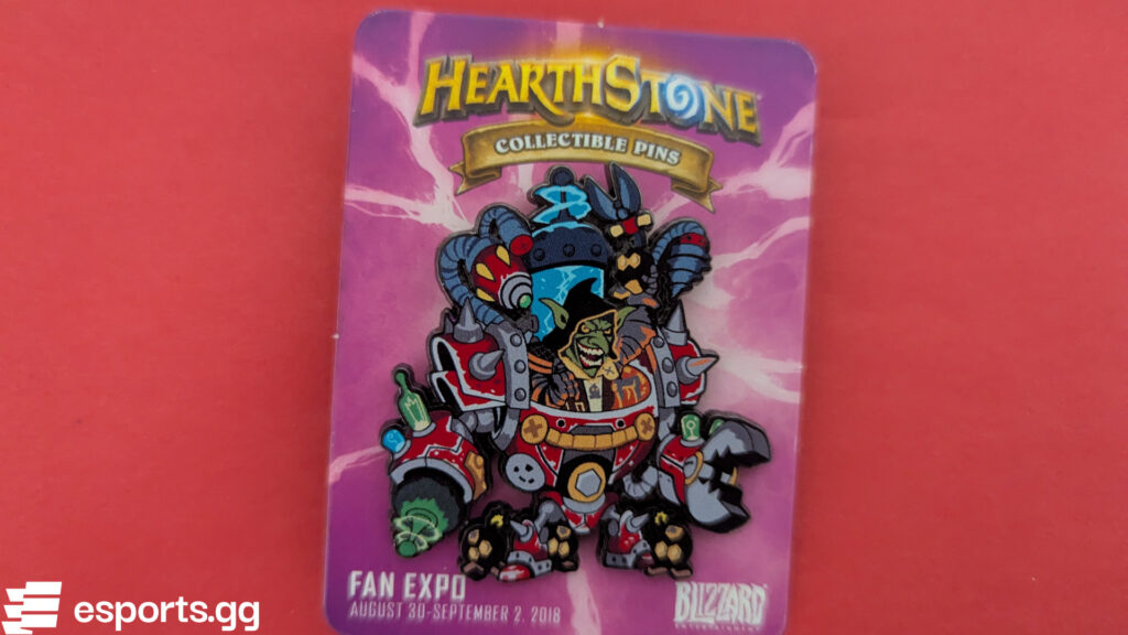 A Hearthstone souvenir from Fan Expo Canada 2018 (Photo via esports.gg)