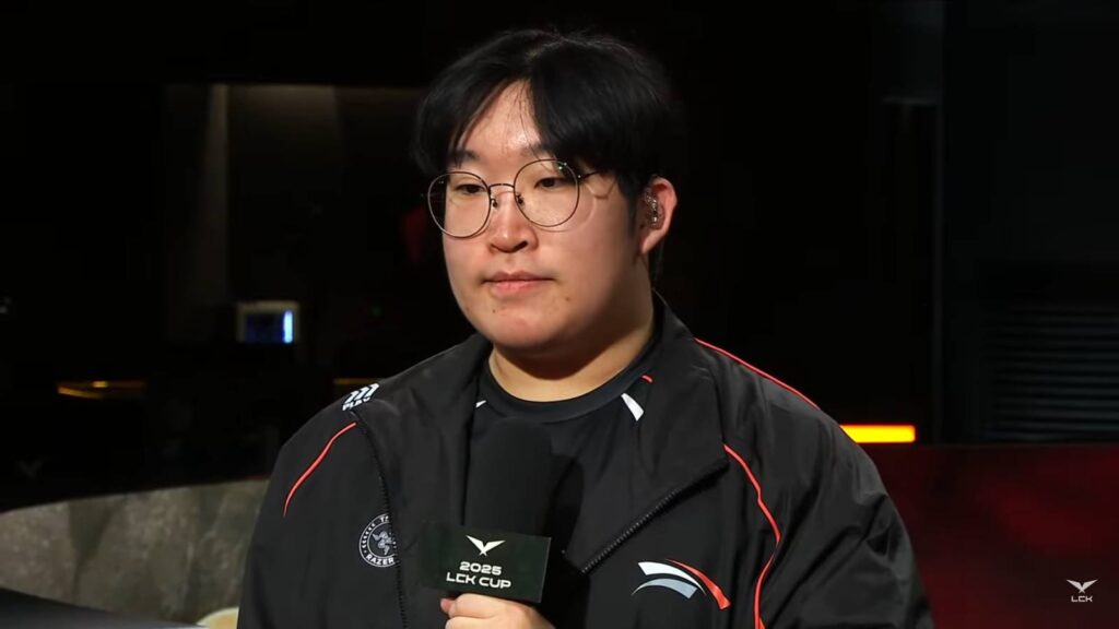 Delight during the post-match interview (image via LCK Global)