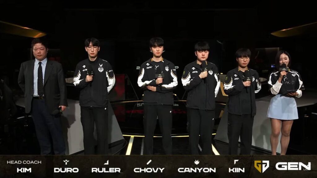 Gen.G players during the post-match interview (image via LCK)