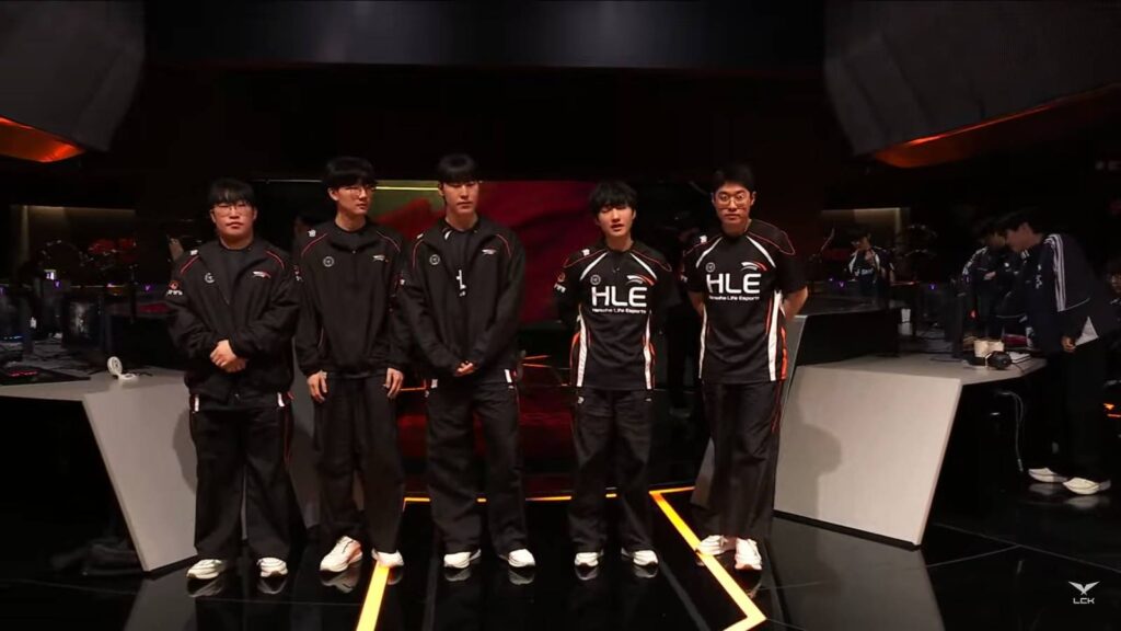 HLE players before their final bow in this match (image via LCk Global)