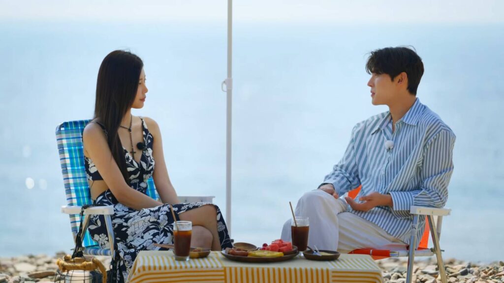 Lee Si-An and Kim Jeong-Su on a mini-date (Image via Netflix)