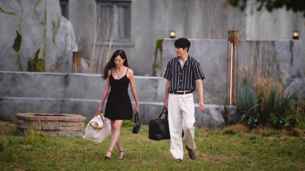 Park Hae-lin and Kook Dong-ho leave the Inferno island for their Paradise date (image via Netflix)