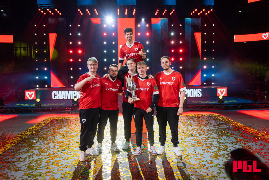 MOUZ won't attend Bucharest to defend their Romanian crown. (Photo by Sebastian Pandelache via PGL)