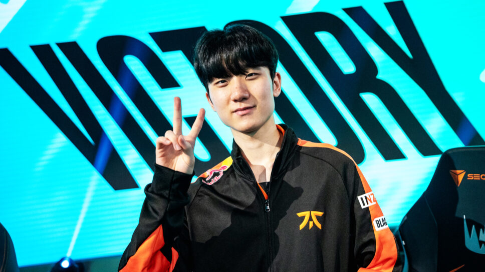 T1 rookie Poby undefeated in first LEC weekend with Fnatic cover image