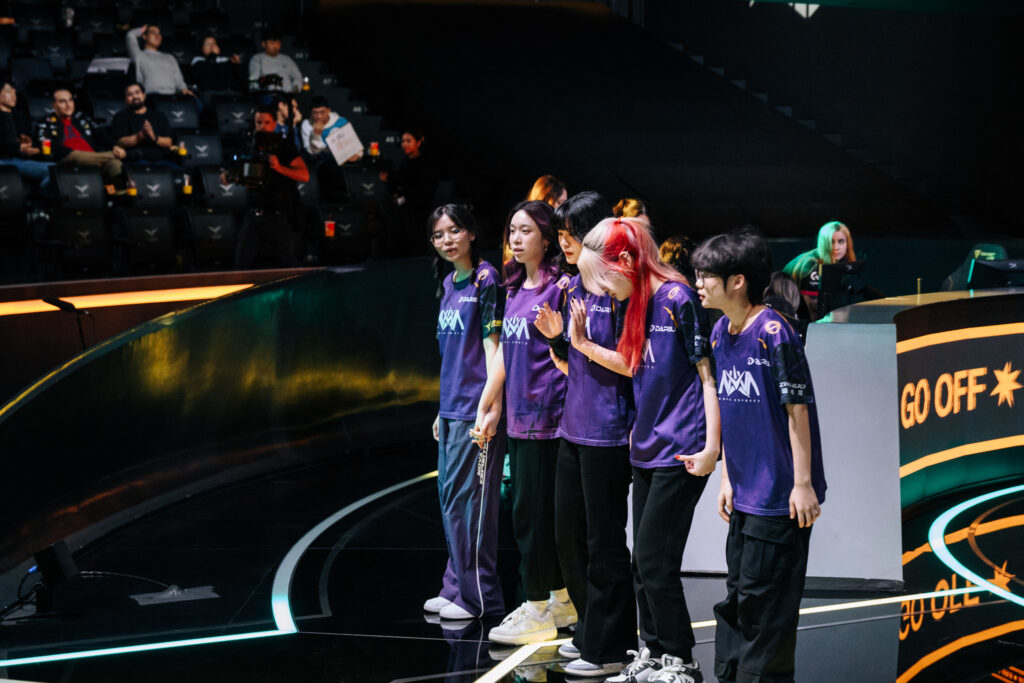 Nova take their bow as they get eliminated from GCC 2025 Photo by Moon Suwon/Riot Games)