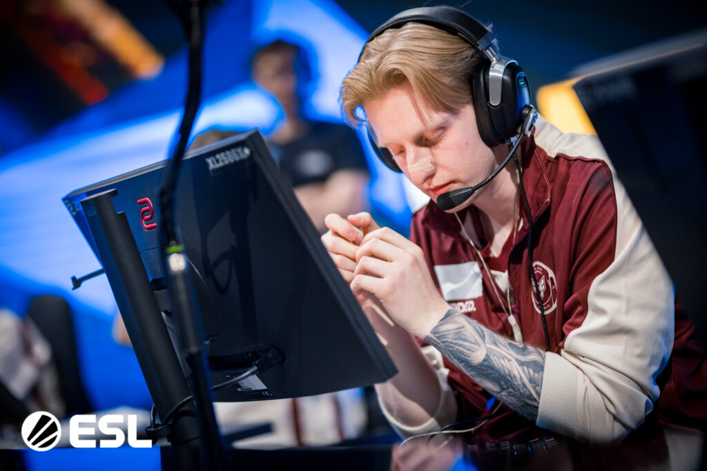 CS2 HEROIC at IEM Cologne 2025 in the match versus NAVI - a photo