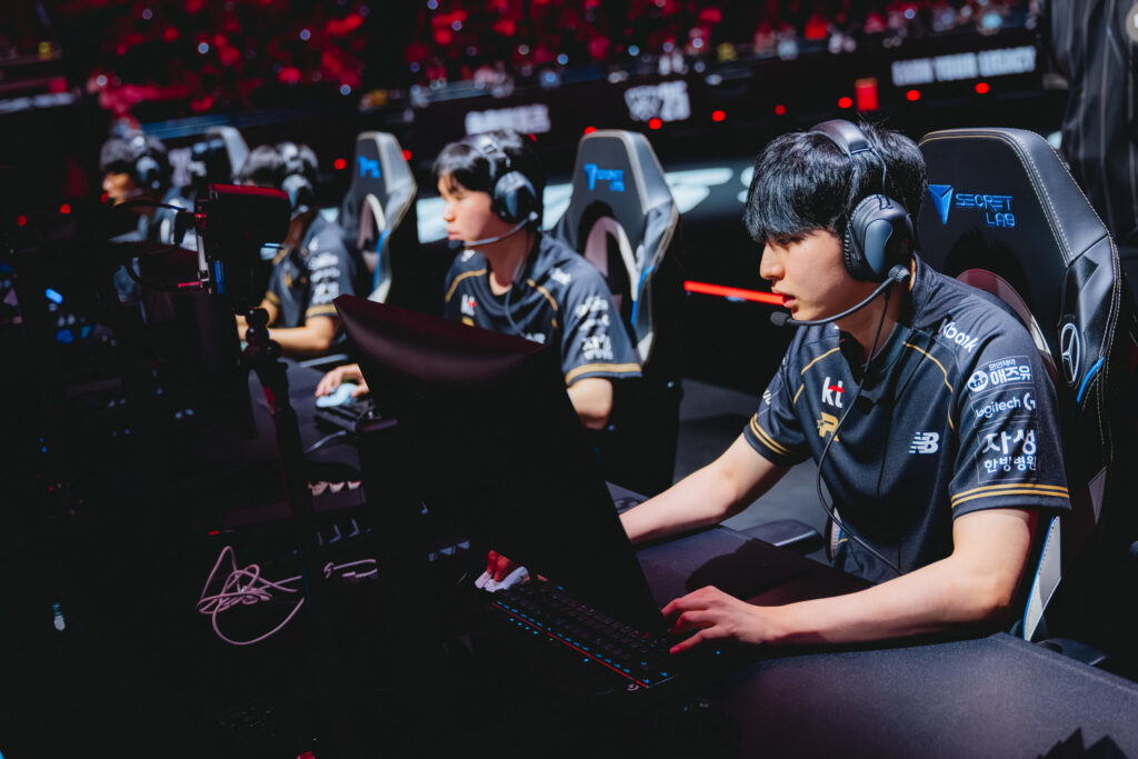 KT Rolster at LoL Worlds 2025 (Photo via Riot Games | Colin Young-Wolff)