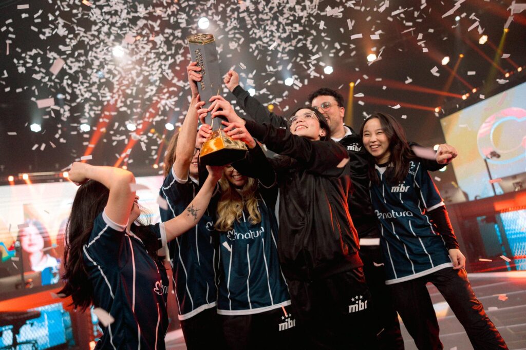 MIBR lift the trophy at Brazil Stage 2 (Photo via Bruno Alvares/Riot Games)