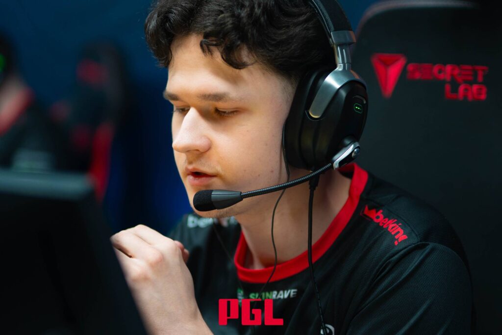 B8 | <strong>npl</strong> (Photo via PGL)