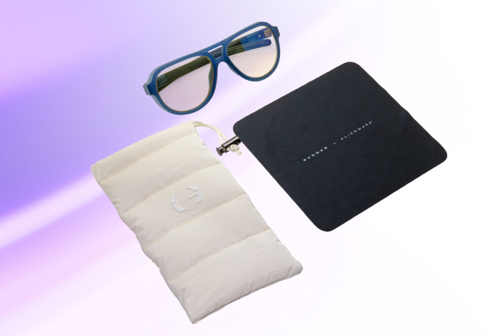 The custom pouch and cloth with the glasses (Image via GUNNAR Optiks)