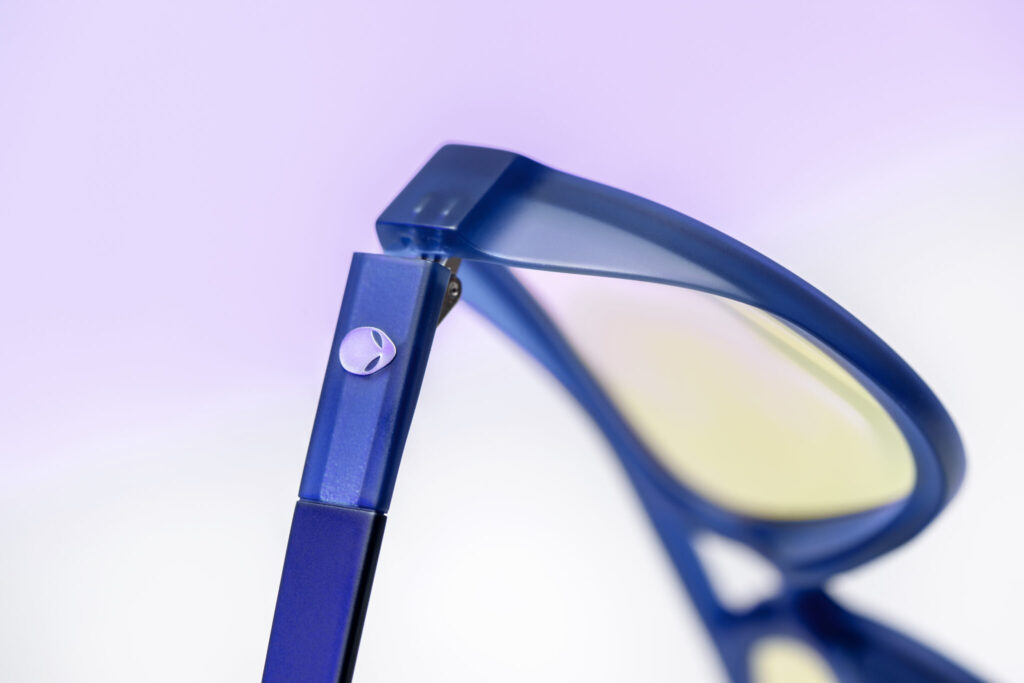 The polymer frame with multi-barrel hinges (Image via GUNNAR Optiks)